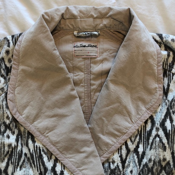 SOLD✨FREE PEOPLE Ada Quilted Ivory White Aztec Printed Jacket (Small) NWOT $298 - Picture 10 of 10